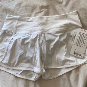 Lululemon run times short with tag size 4 white